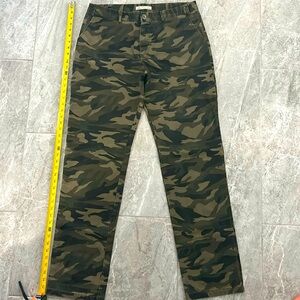 Tall girls!!! Long elegant legs camo pants.